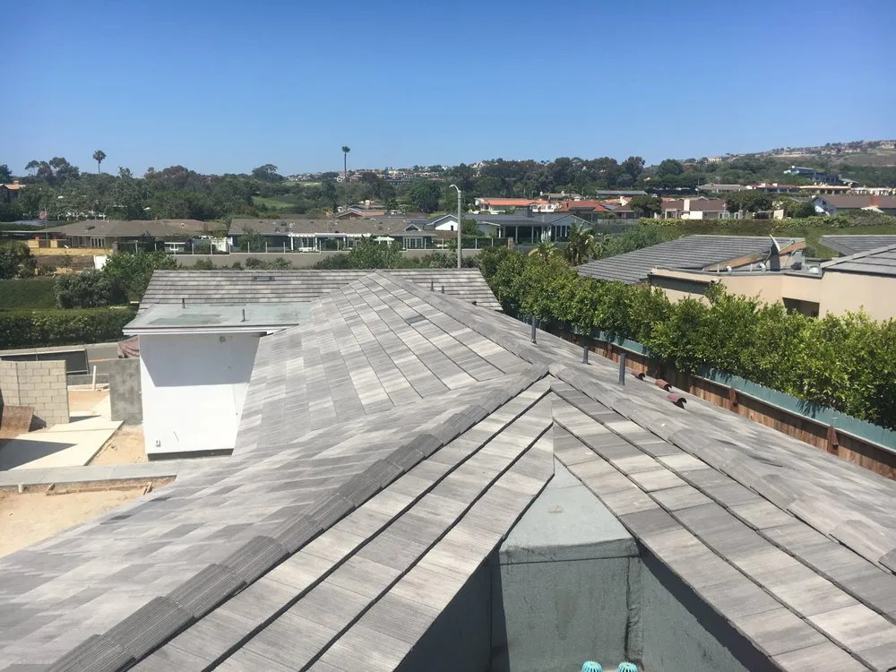Slide of Lemus Roofing