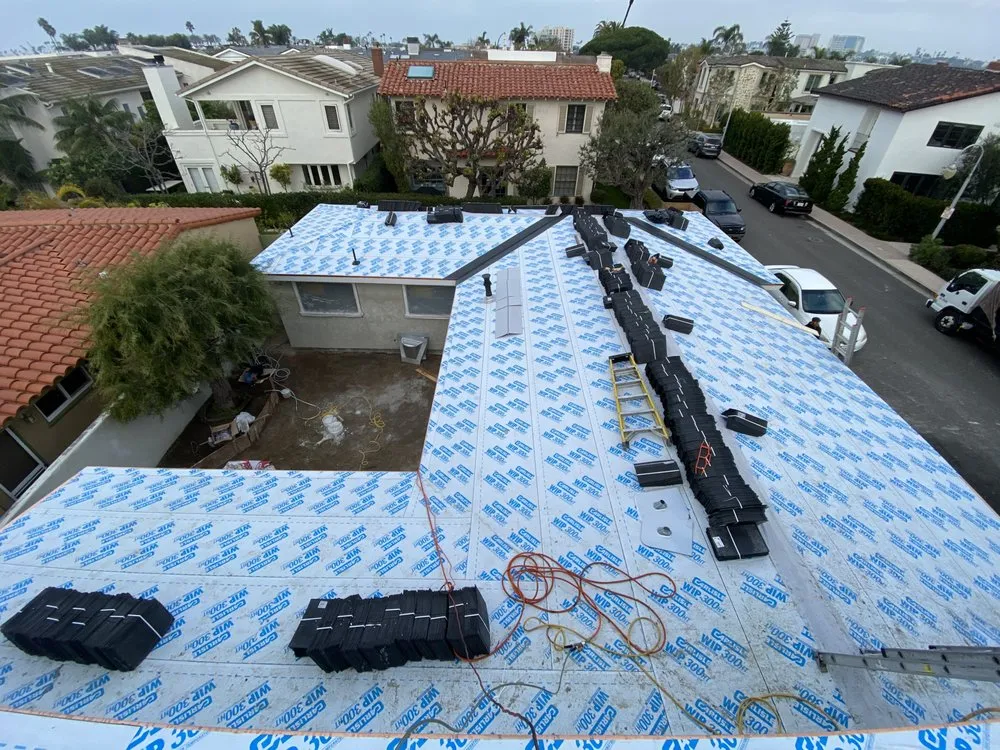 Slide of Lemus Roofing