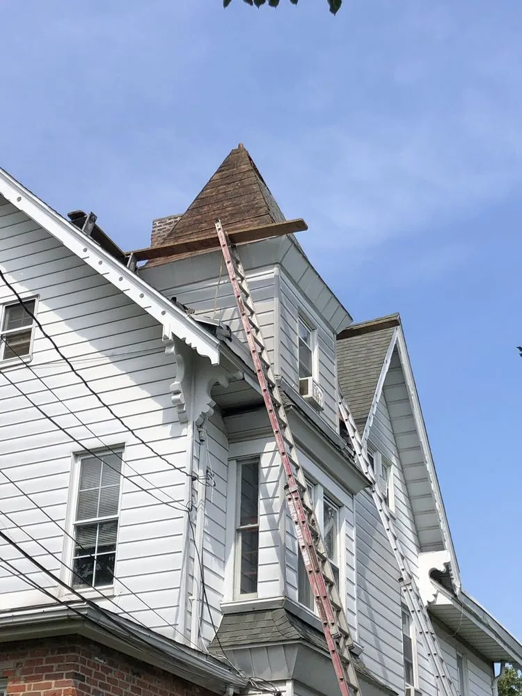 Slide of Leo & Son's Contracting