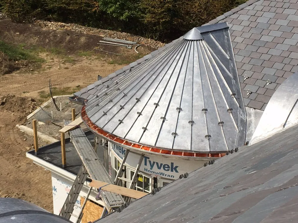 Slide of Leo & Son's Contracting