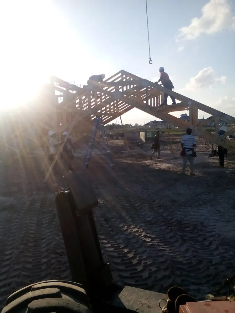 Slide of Leo Construction Roofing