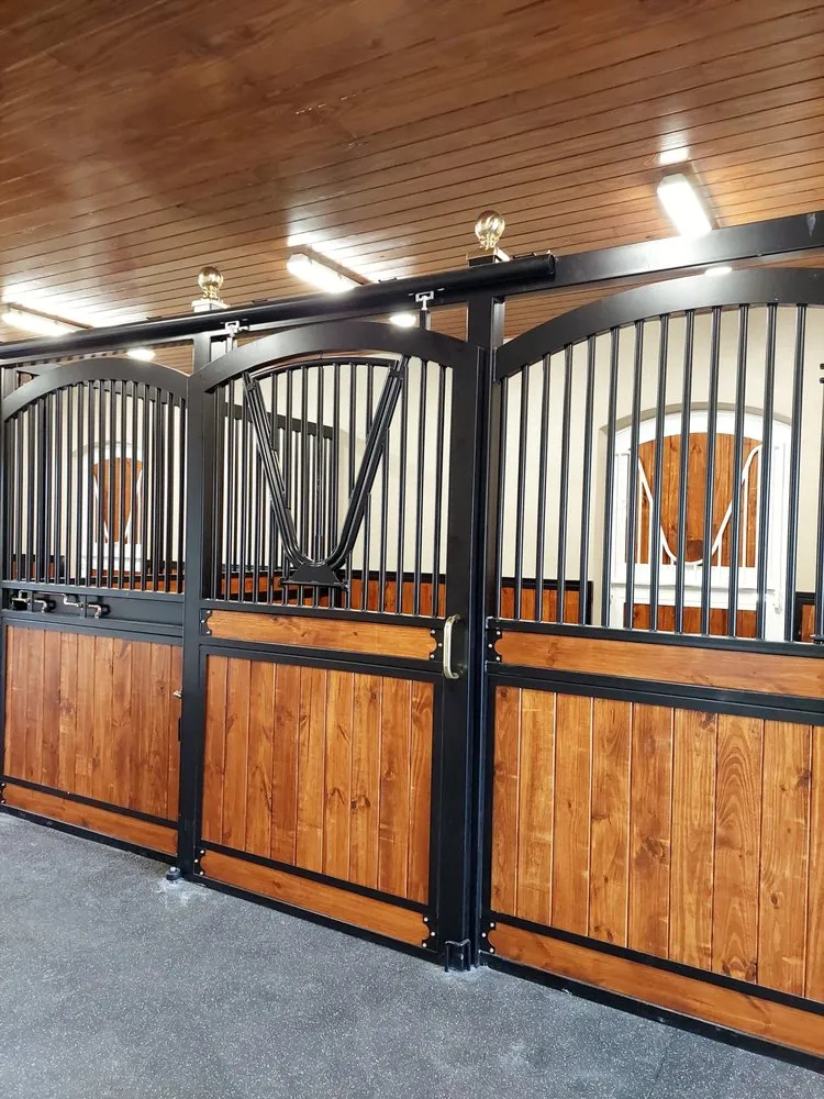 Slide of Leo Construction Roofing