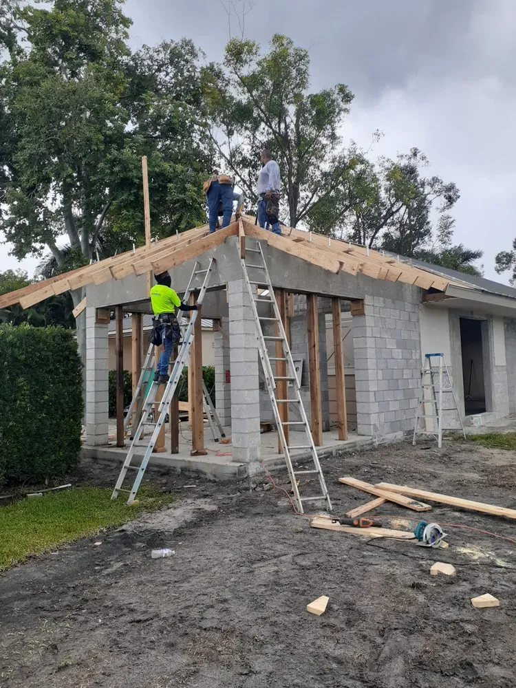 Slide of Leo Construction Roofing