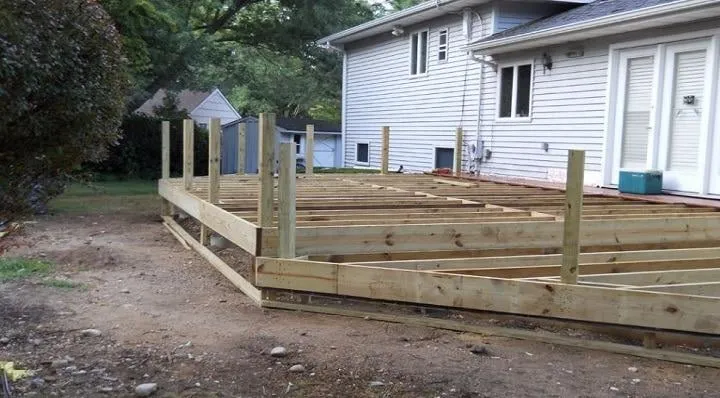 Slide of Leo Contracting