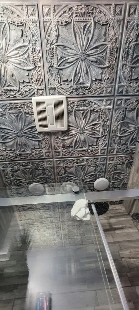 Slide of Leo Indy Construction