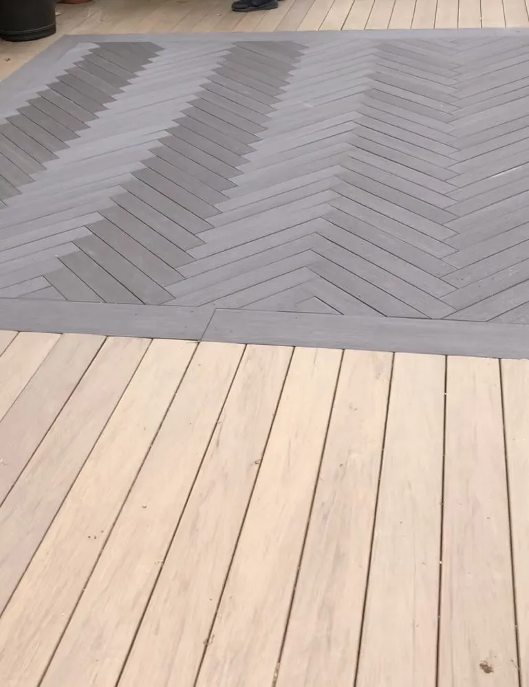 Slide of Leo Indy Construction