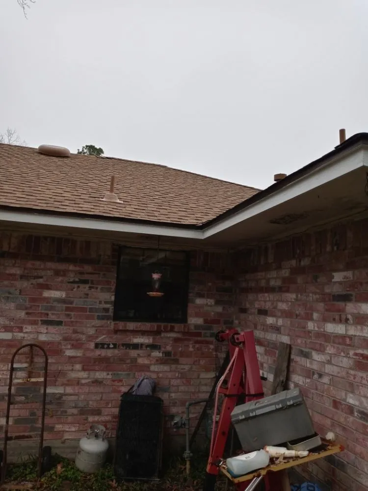 Licensed roof installation experts serving Beasley, TX - Leo Roofing & More