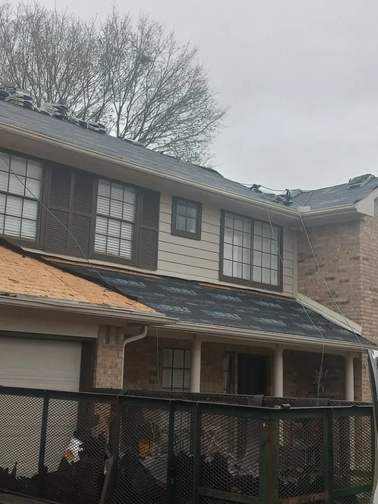 Professional residential roofing service in Beasley, TX - Leo Roofing & More