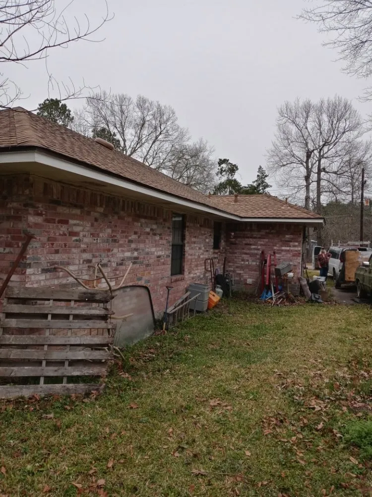 Professional shingle roofing service experts serving Beasley, TX - Leo Roofing & More