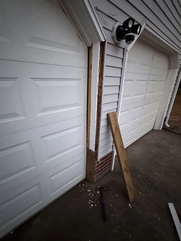 Slide of Leon Construction