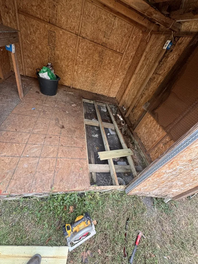 Slide of Leon Construction