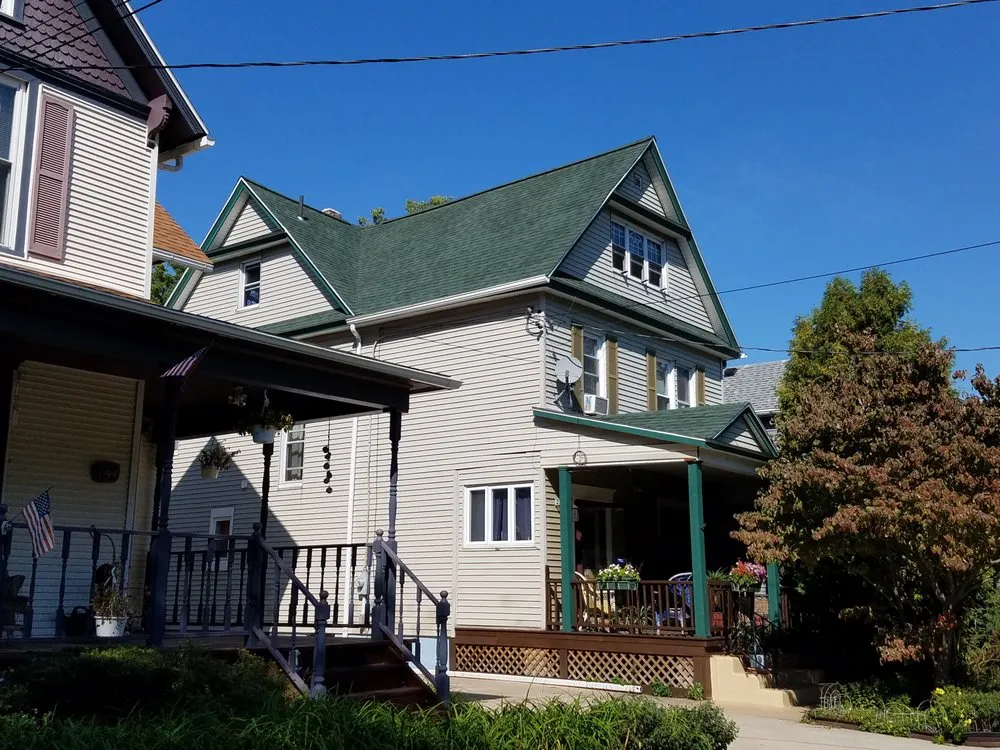 Slide of Leon Construction