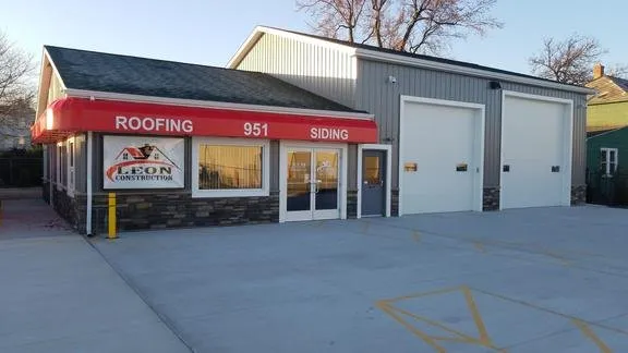 Slide of Leon Construction