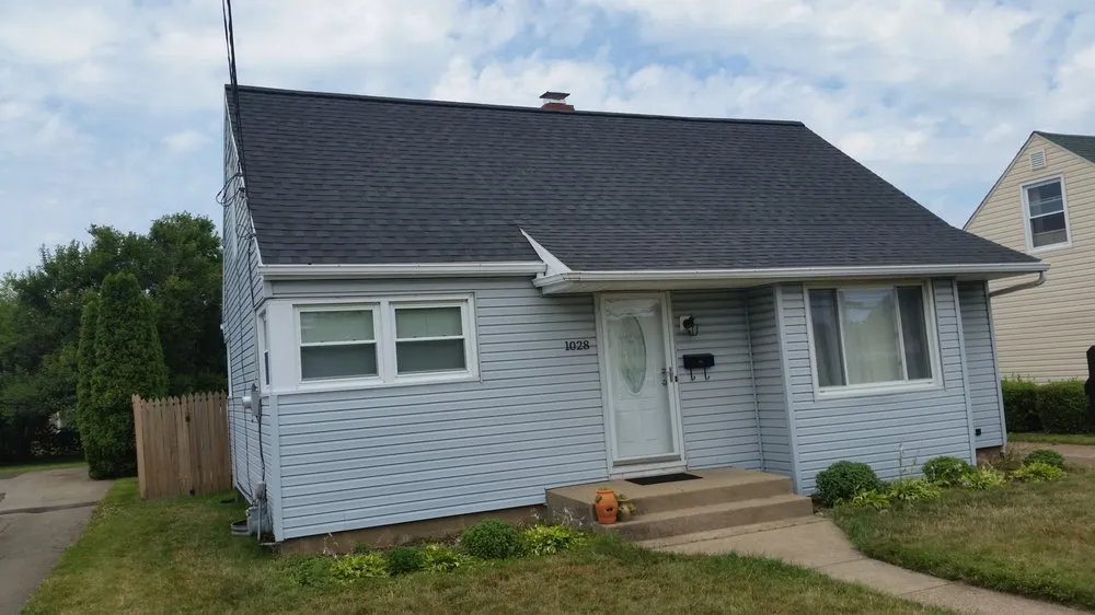 Slide of Leon Construction