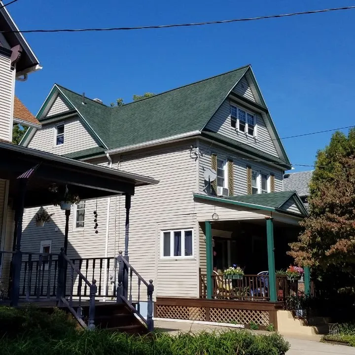 Slide of Leon Construction