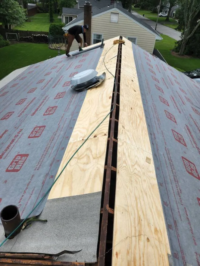 Slide of Leon G Construction