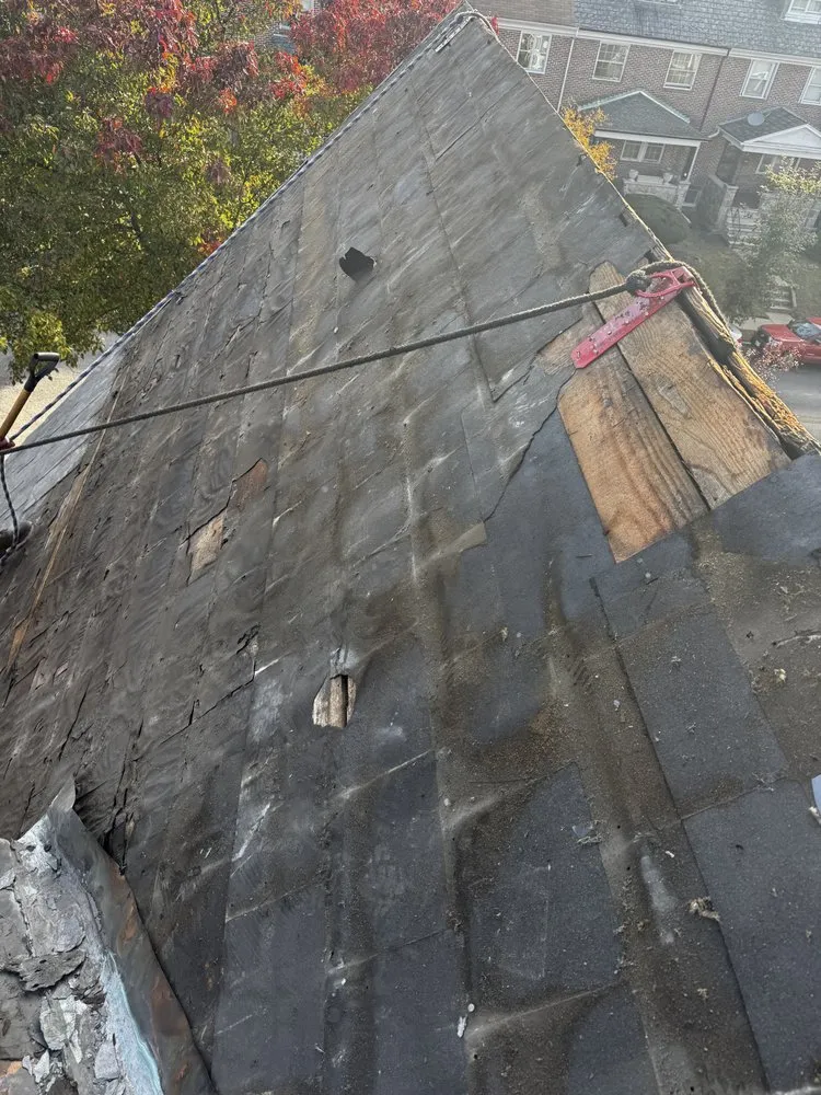 Slide of Leon Teck General Construcción