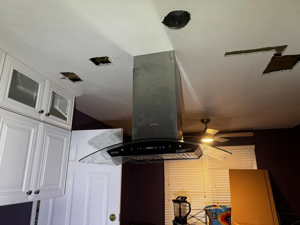 Slide of Leon Teck General Construcción