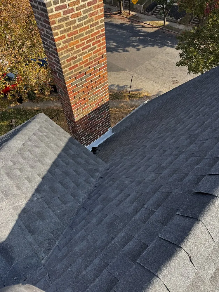 Slide of Leon Teck General Construcción