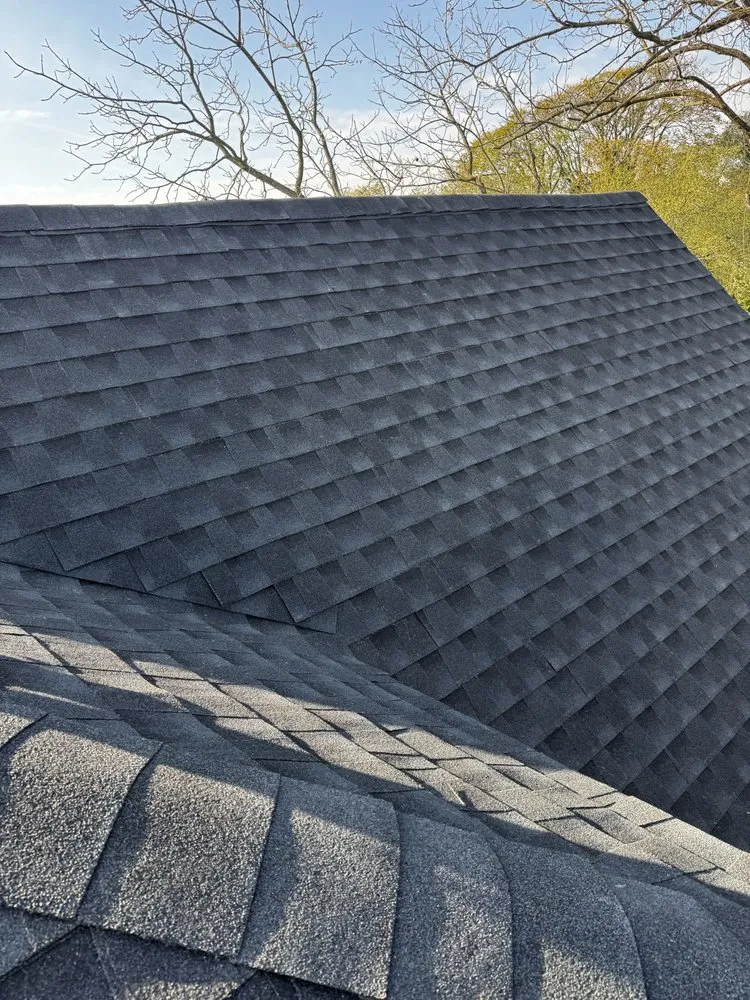 Slide of Leon Teck General Construcción