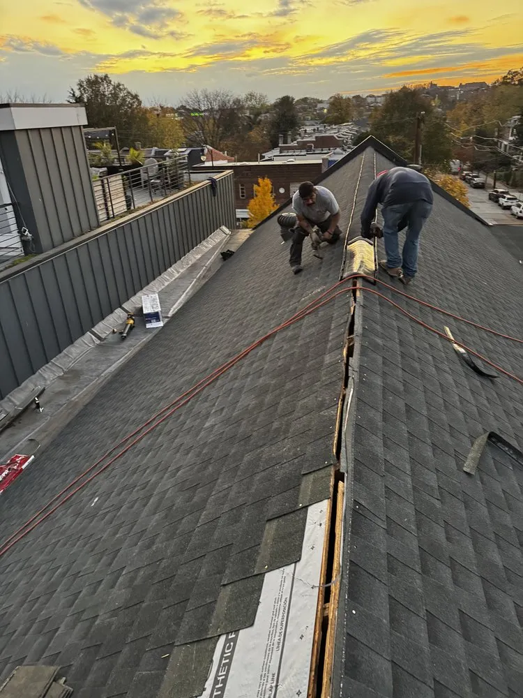 Slide of Leon Teck General Construcción