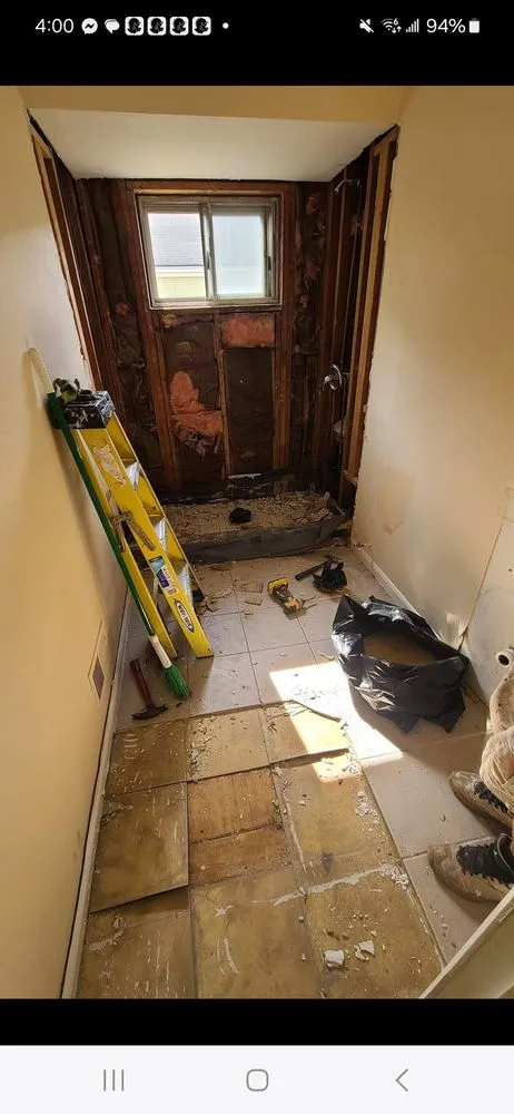 Slide of Leonel Construction