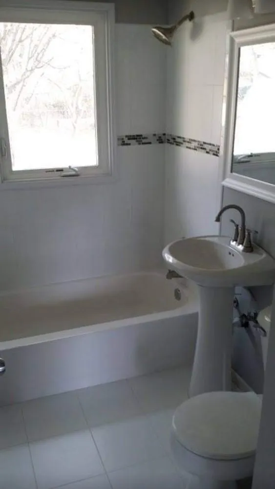 Slide of Leonic Collective