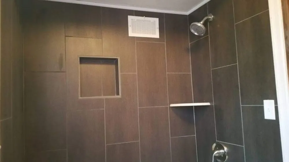 Slide of Leonic Collective