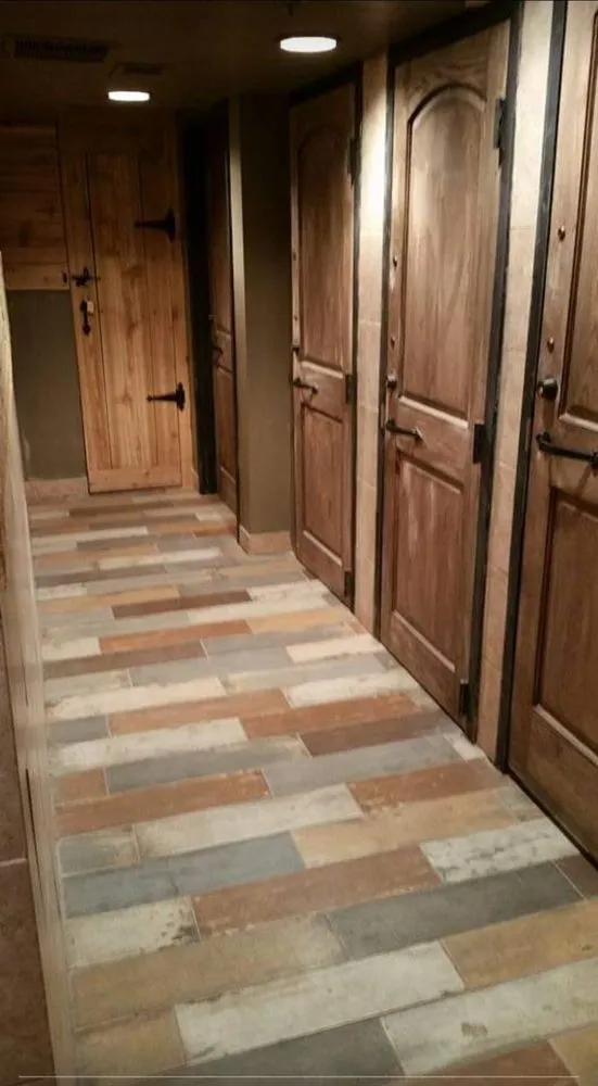 Slide of Leonic Collective