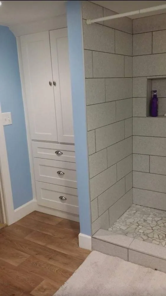 Slide of Leonic Collective