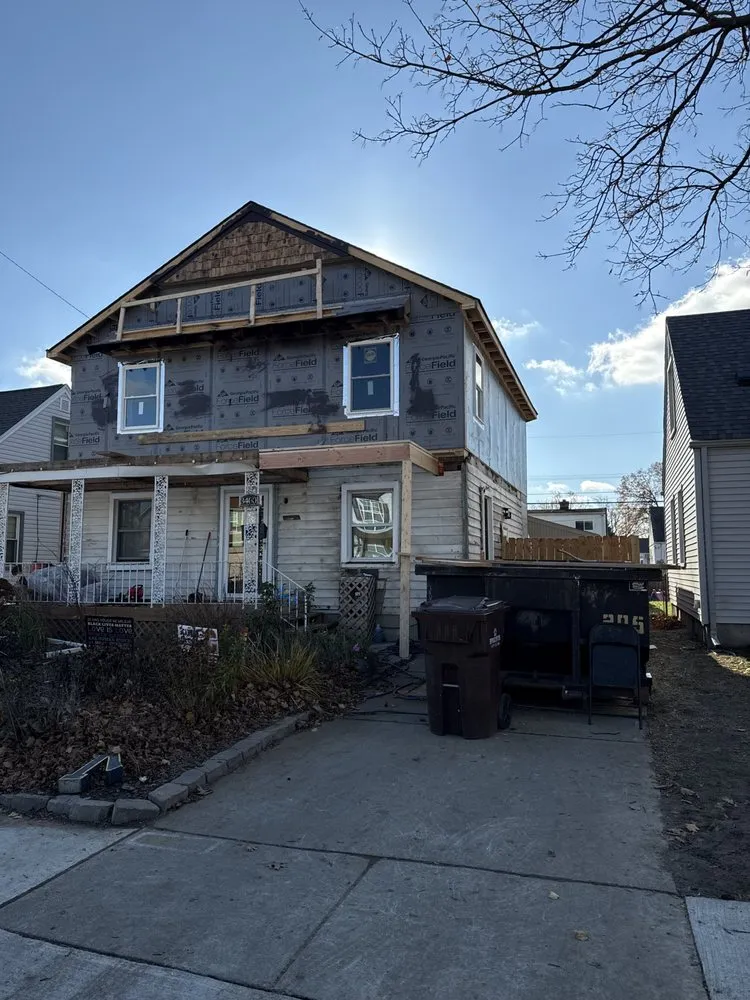 Slide of Leos Construction & Remodeling