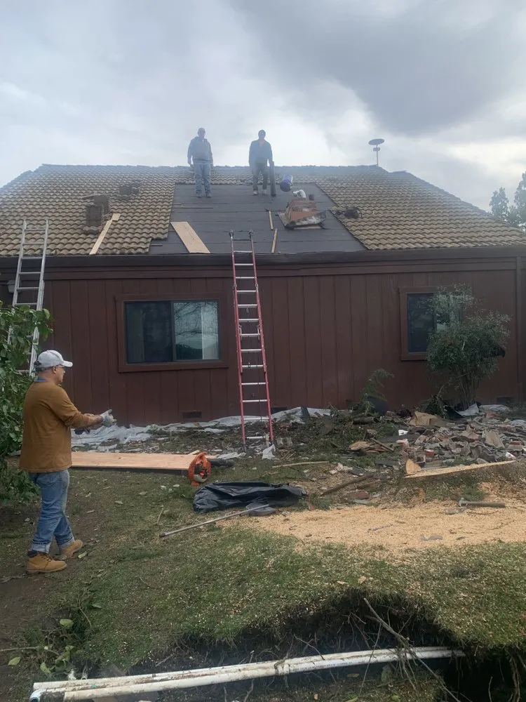 Slide of Leo's Handyman