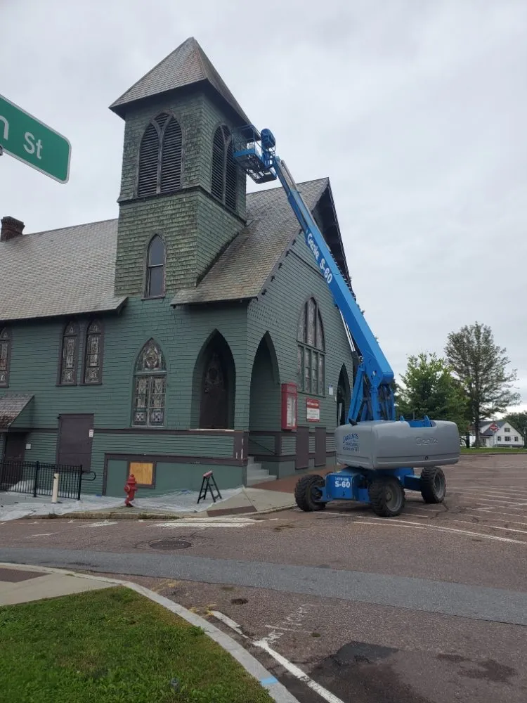 Slide of Leo's Roofing
