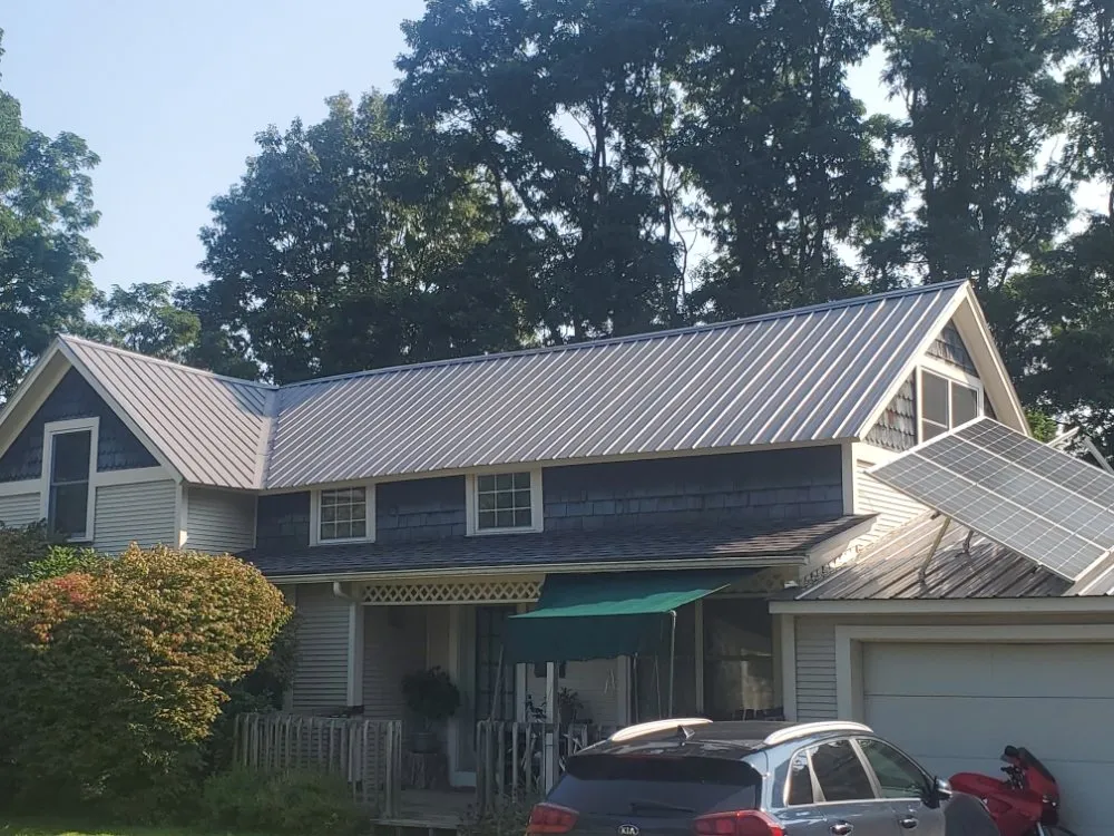 Slide of Leo's Roofing