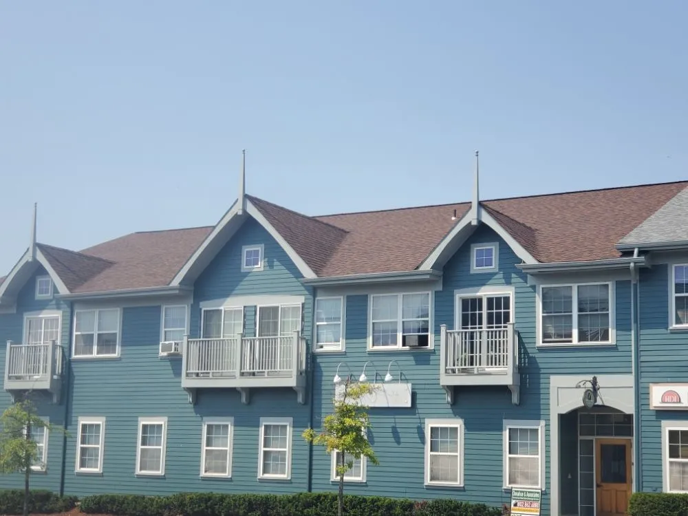 Slide of Leo's Roofing