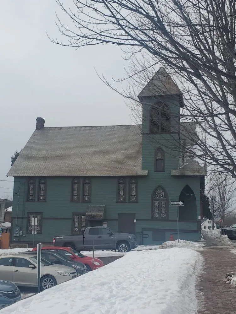 Slide of Leo's Roofing