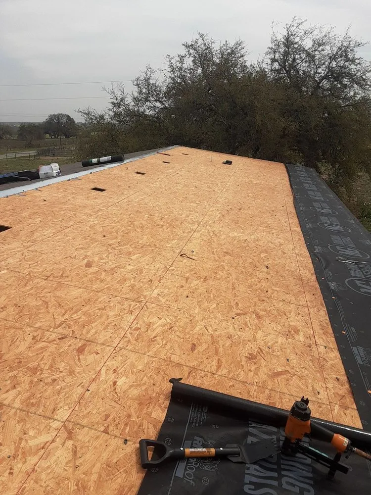 Slide of Leo's S & S Roofing