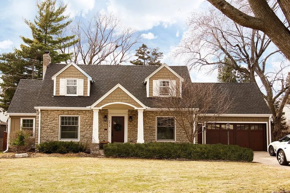 Slide of Les Jones Roofing