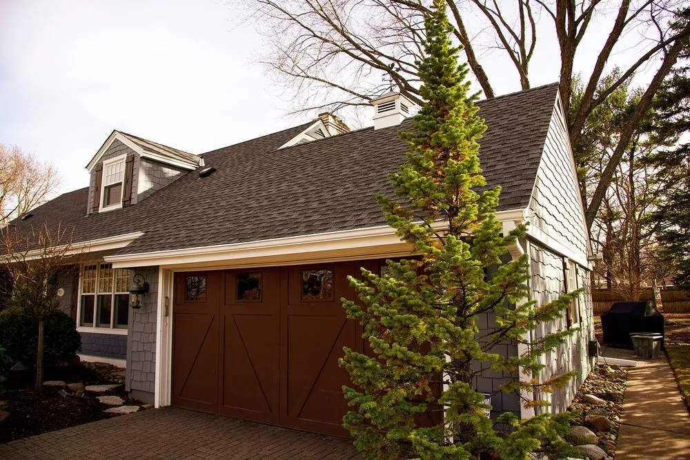Slide of Les Jones Roofing