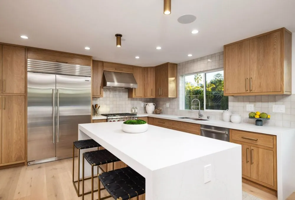 Slide of Level Contractor