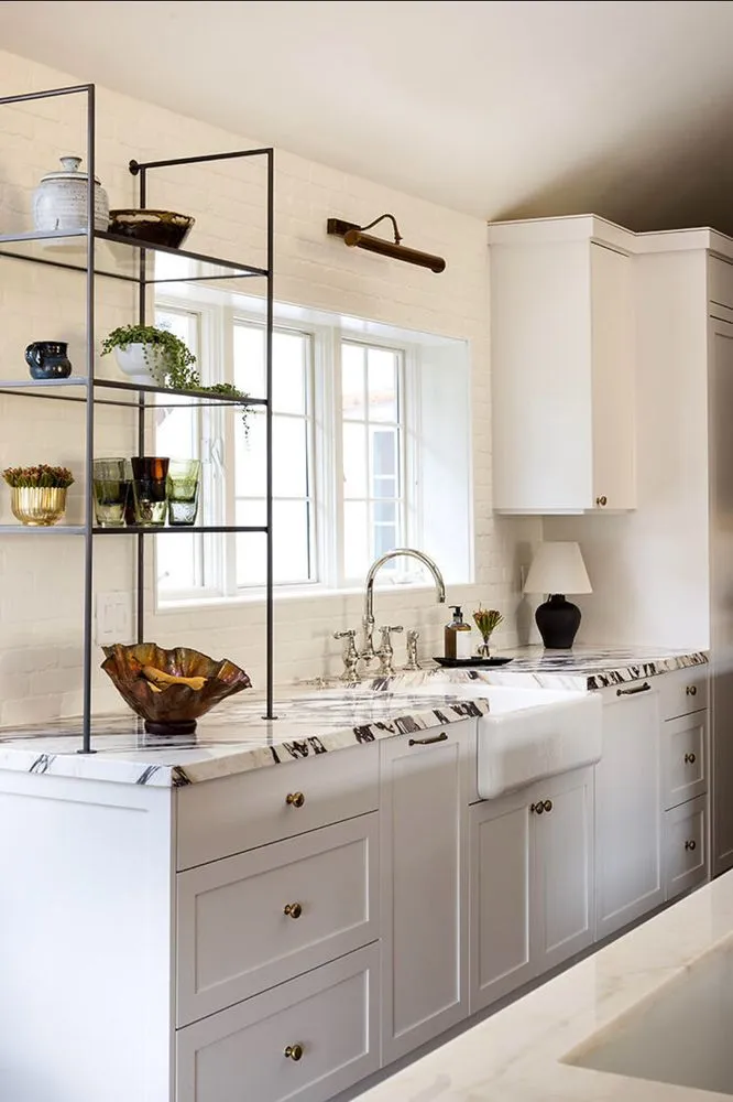 Slide of Level Contractor