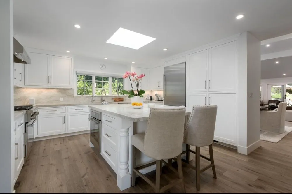 Slide of Level Contractor