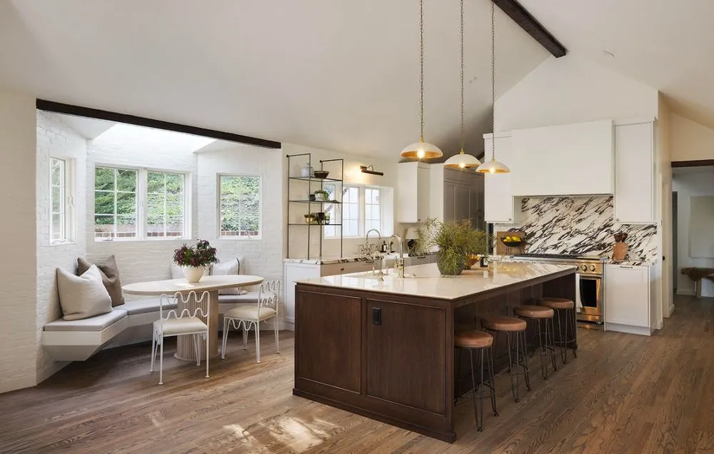 Slide of Level Contractor