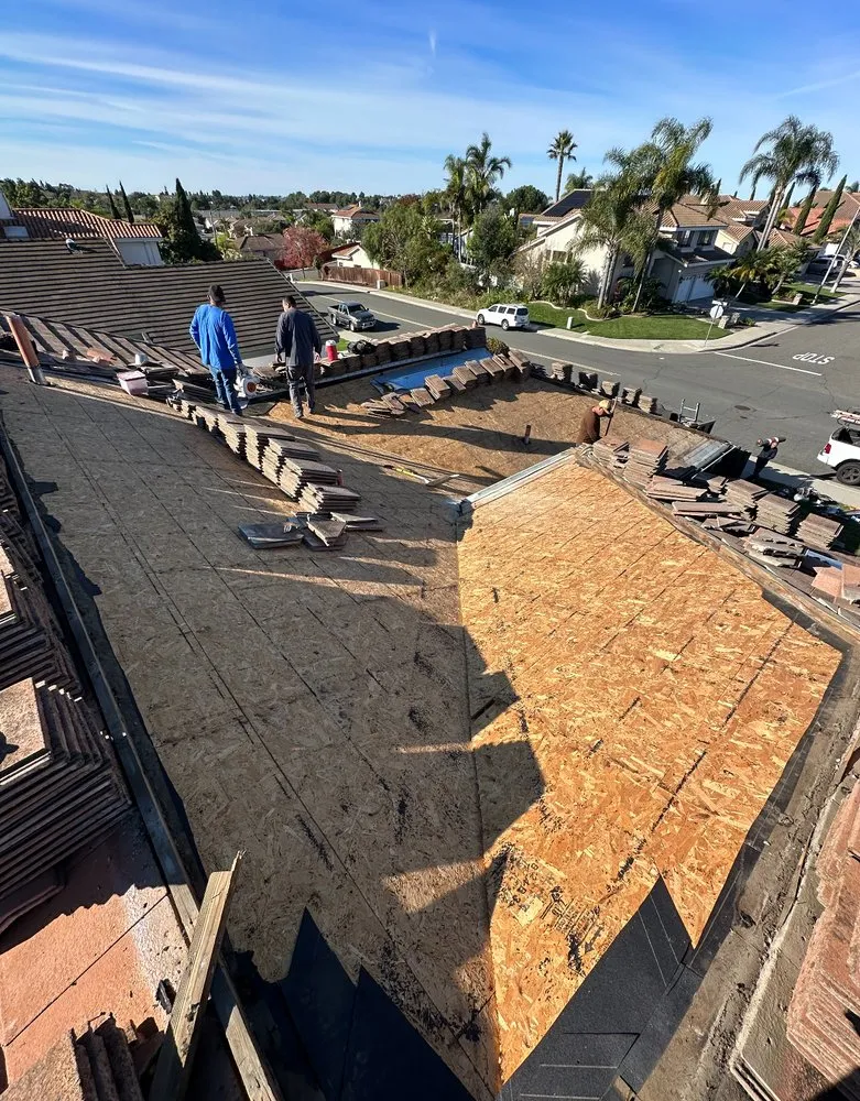 Slide of Leyva's Roofing & Services