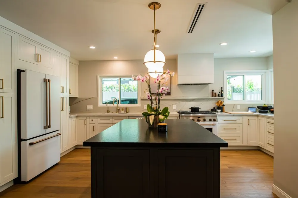 Slide of LG Builders