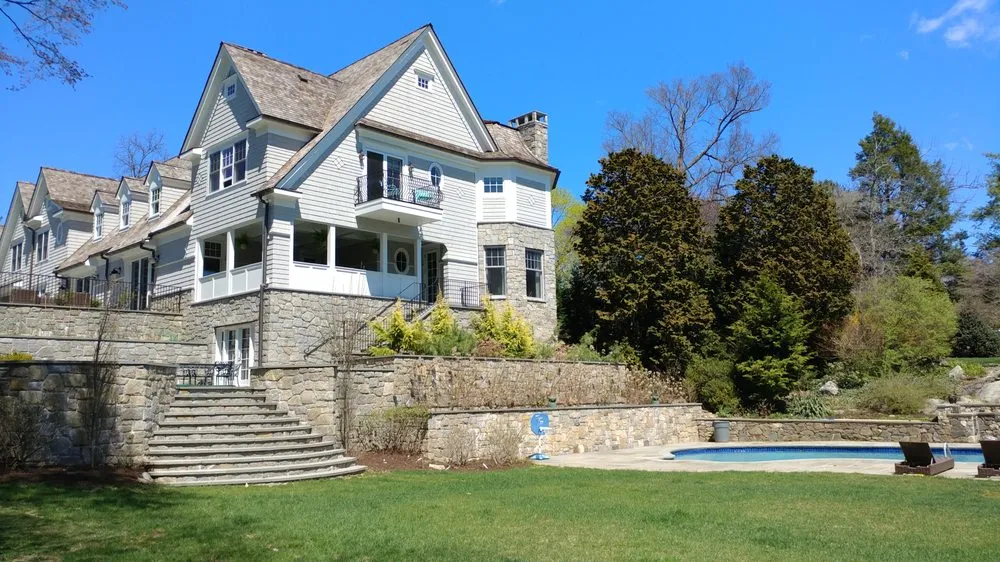 Slide of LG Building and Remodeling