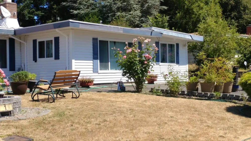 Slide of LG Custom Construction