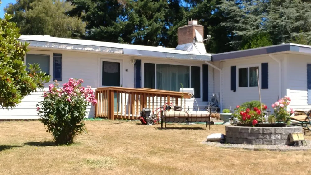 Slide of LG Custom Construction