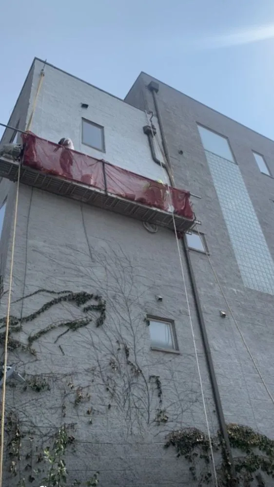 Slide of L&G Roofing & Masonry