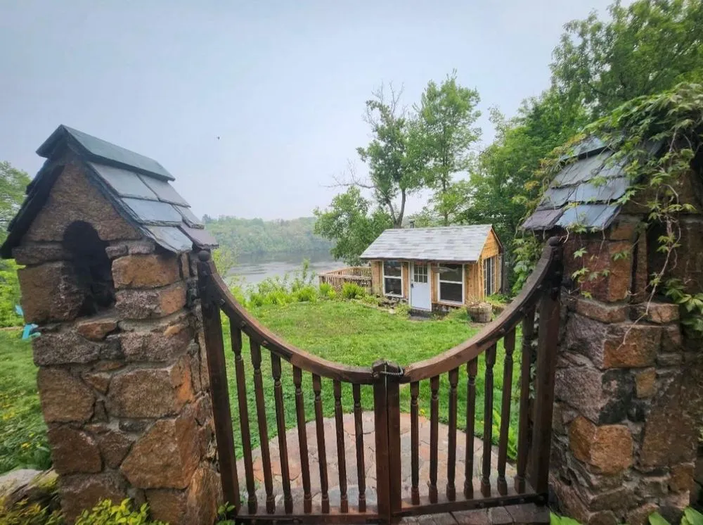 Slide of Liberte Construction